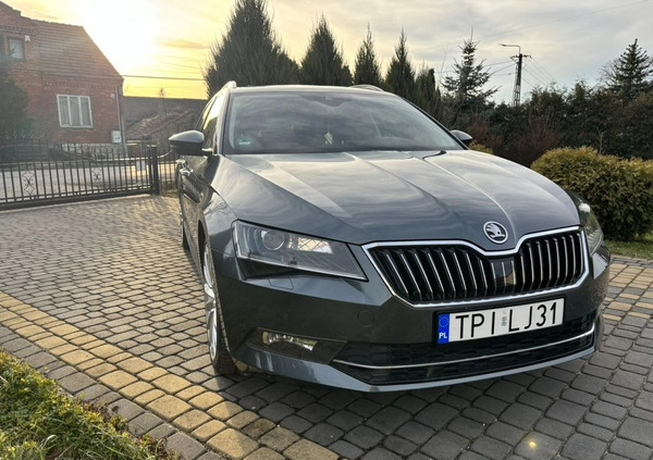 Skoda Superb cena 69999 przebieg: 267852, rok produkcji 2017 z Pińczów małe 781